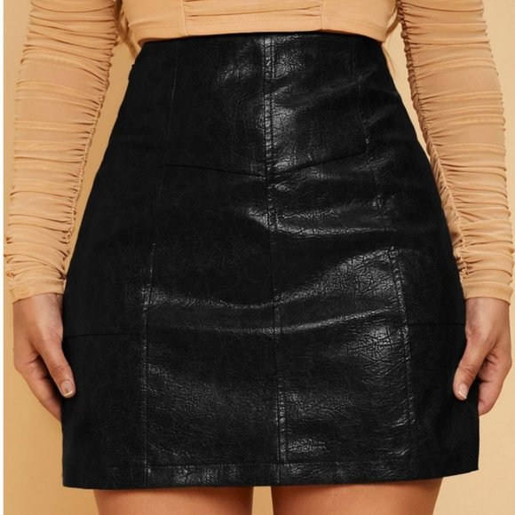 Faux Leather black mini skirt - Picture 6 of 6